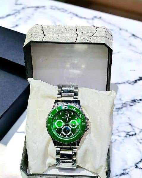 Stylish watches in a reasonable price. . . . . . . delivery free 3