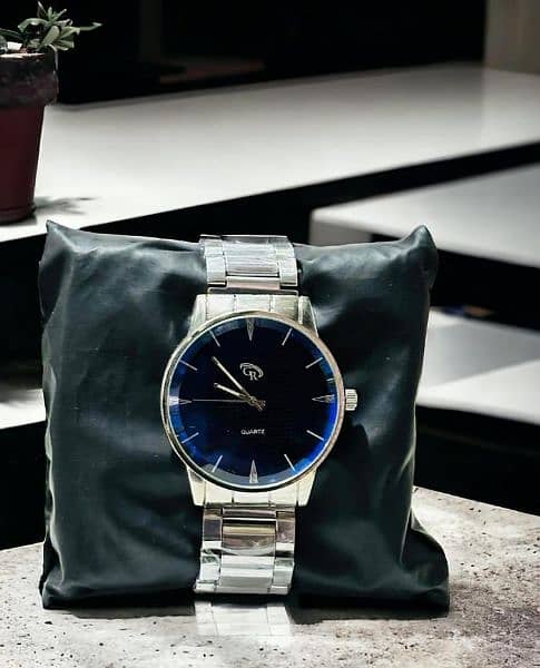 Stylish watches in a reasonable price. . . . . . . delivery free 4