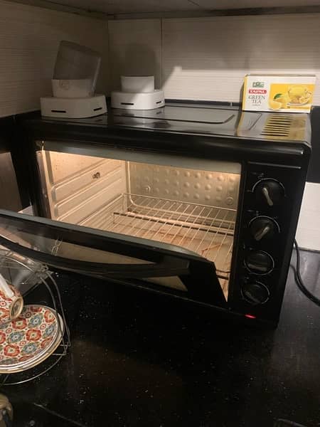 Black and Decker 55L double glass oven for sale 1