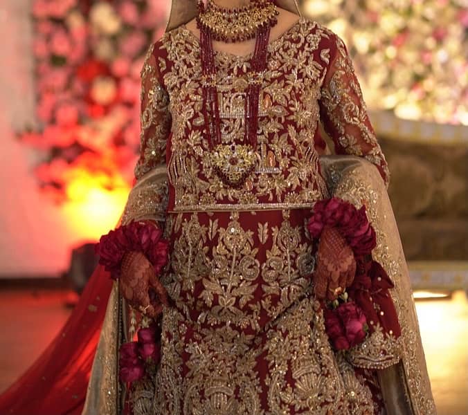 bridal lehnga with tail dubata 0