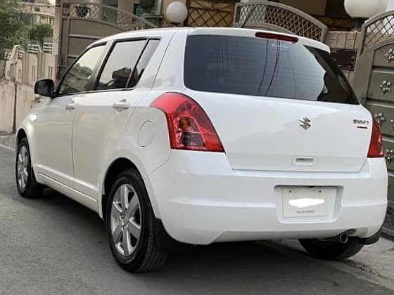 Suzuki Swift DLX AUTOMATIC 3