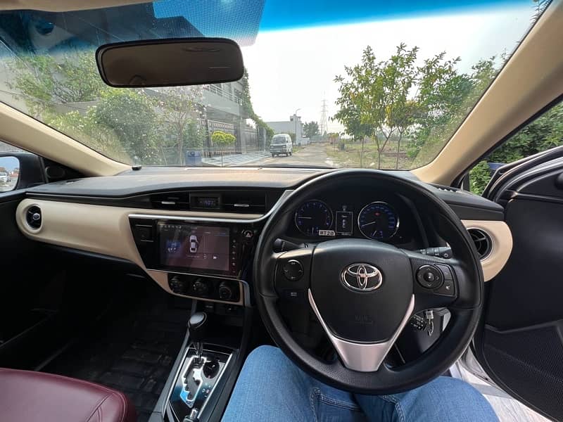 Toyota Corolla X 1.8 CVT-I 11