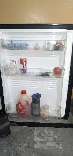 Pell fridge 3 year use no rapper no falt for sale 3