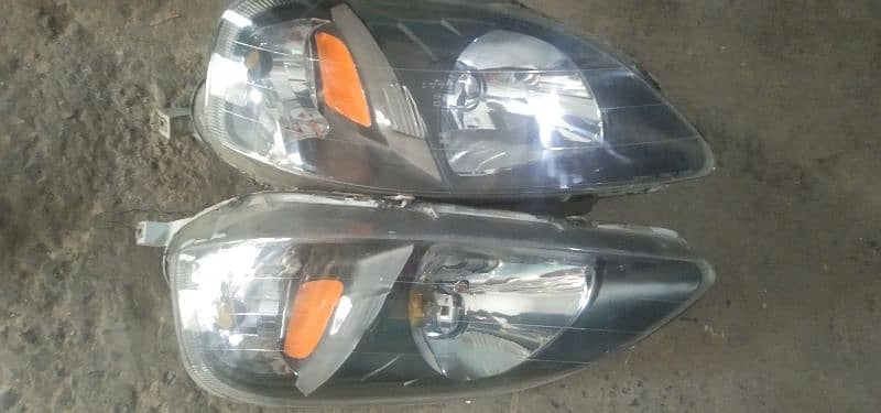 Honda civic 2000 model front light's are available 0