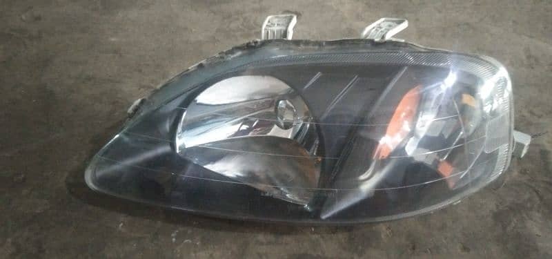 Honda civic 2000 model front light's are available 1