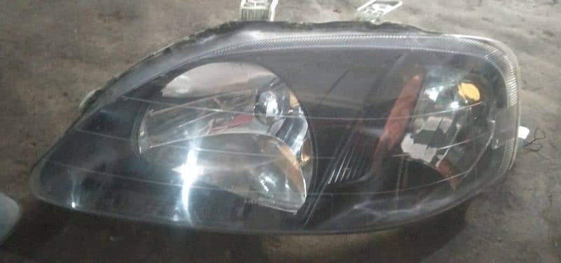 Honda civic 2000 model front light's are available 3