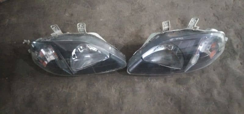 Honda civic 2000 model front light's are available 4