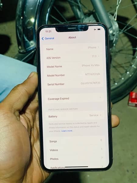 iphone xs max 256 (gold) (pta approved) urjent sale 4