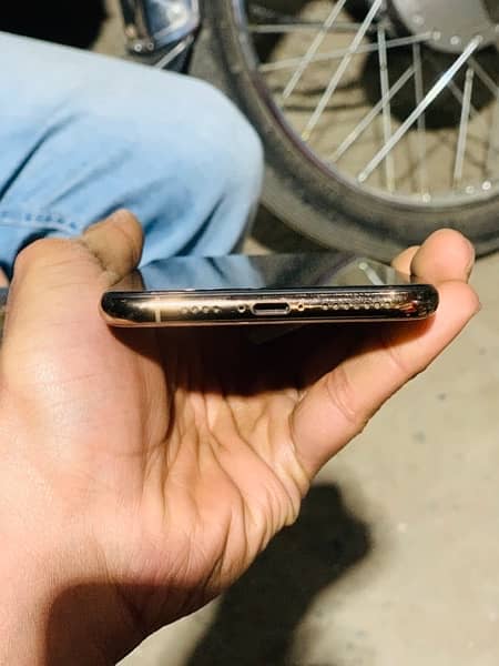 iphone xs max 256 (gold) (pta approved) urjent sale 5
