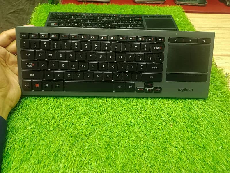 logitech k830 keyboard wireless Bluetooth with touchpad with  receiver 2