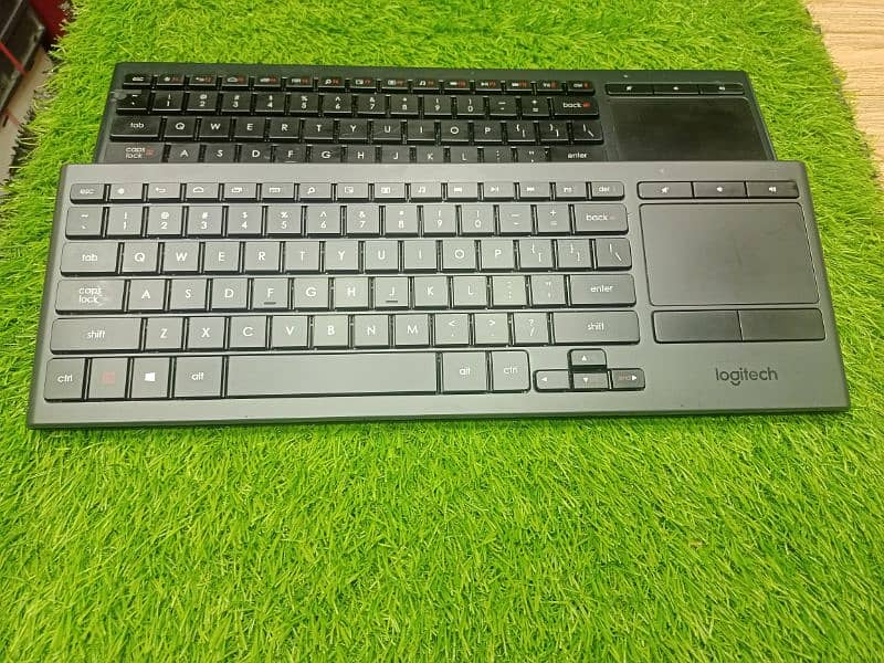 logitech k830 keyboard wireless Bluetooth with touchpad with  receiver 4