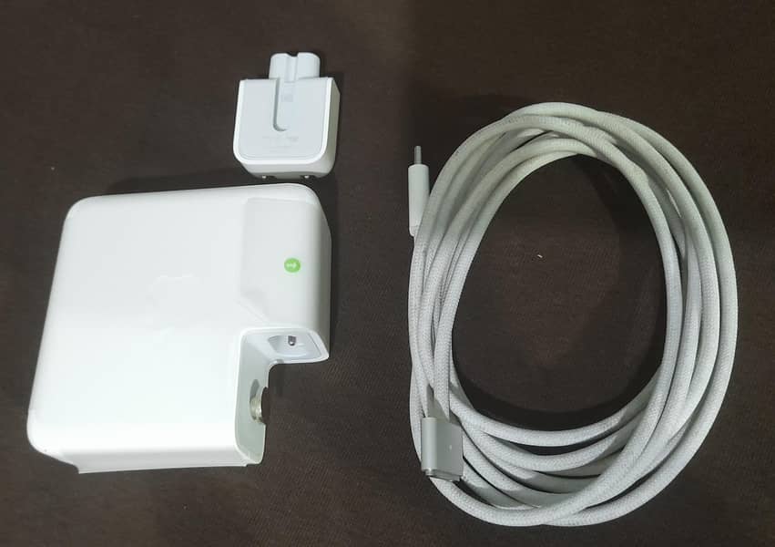 Macbook pro charger 1