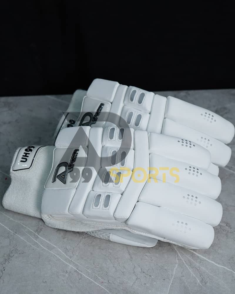 Cricket batting gloves/ sports gloves 4