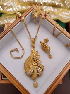Customized Gold jewelry Sets/Bracelet/Earrings/Ring/Bangles/ Necklace