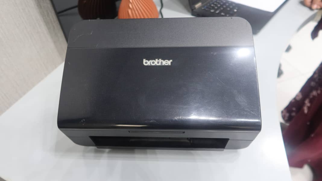 Brother ADS-2100 Two-Sided Advanced A4 Colour Document Scanner 2