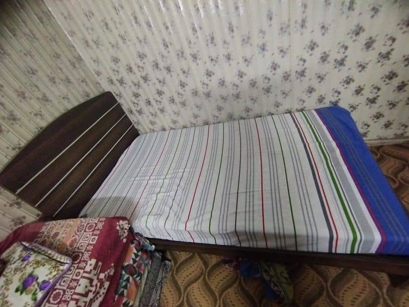WOODEN SINGLE BED WITH MATTRESS SIDE TABLE AND DRESSING 2