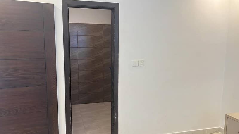 THE GATE 2 Bedroom Size 1300 Sft Apartment On Investors Price For Sale 14