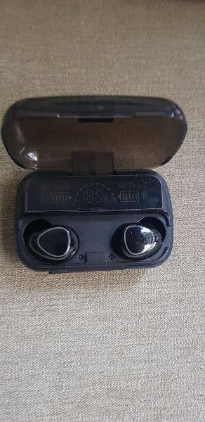 m10 earbuds new condition 1