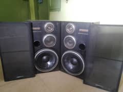 Almost new 10/10 condition awesome sound speakers couple for original