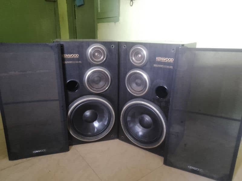 Almost new 10/10 condition awesome sound speakers couple for original 0