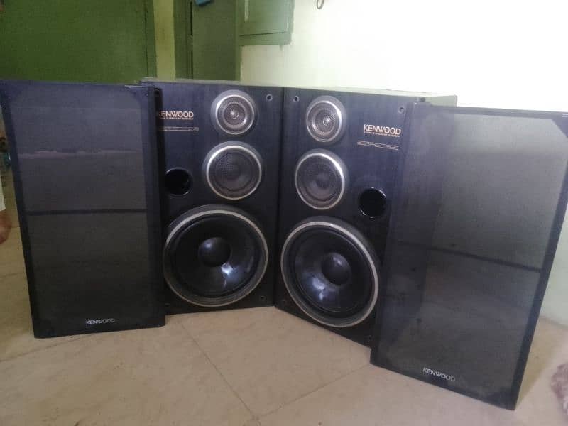 Almost new 10/10 condition awesome sound speakers couple for original 1