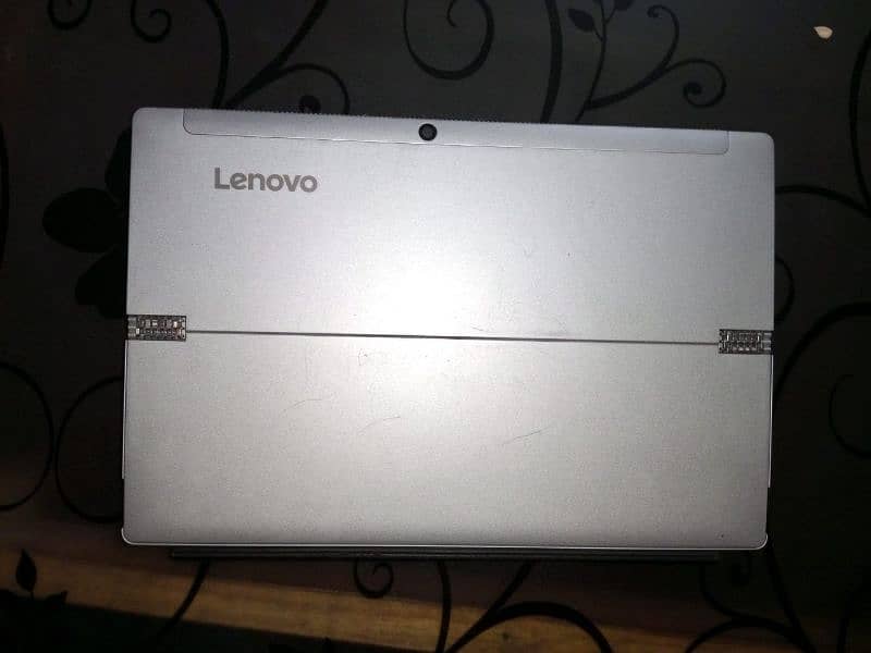 Lenivo ideapad
Core i7 6th generation
Touch. 
8& 256
Graffic card 4 GB 1