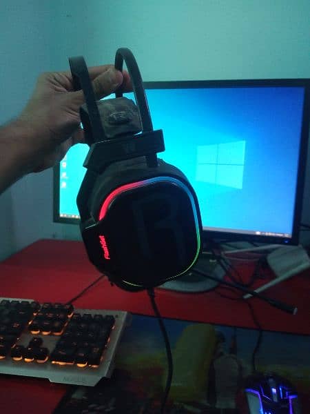 rgb Headphones 7.1 mouse and mechanical keyboard combo for Gaming pc 1
