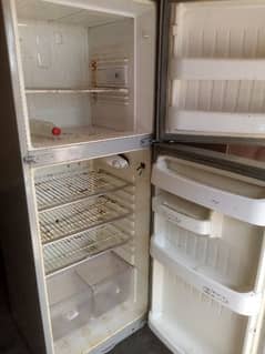 orient refrigerator look like new totaly original only gas charge