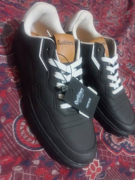 Outfitter basic sneaker Brand new 43 size 1