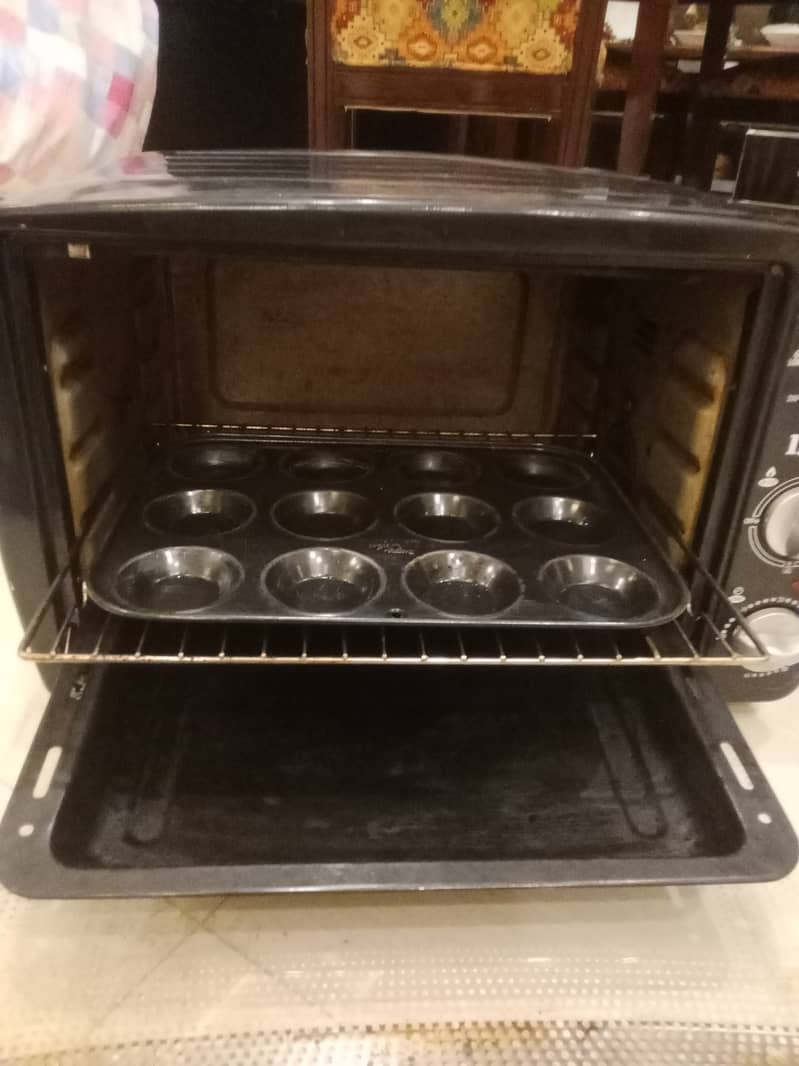 Electric Oven for Baking pizza ,cupcakes, biscuits etc 2