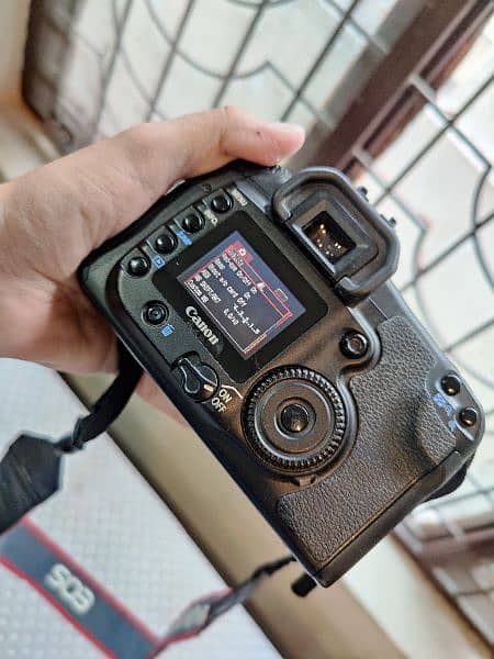 Canon 20 D DSLR Camera 2