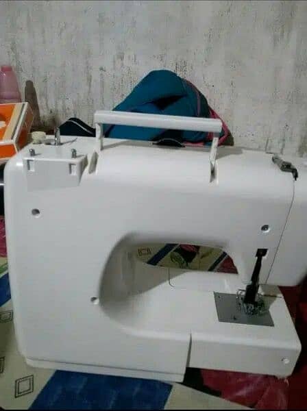 Lervia Embroidery Sewing Machine 6