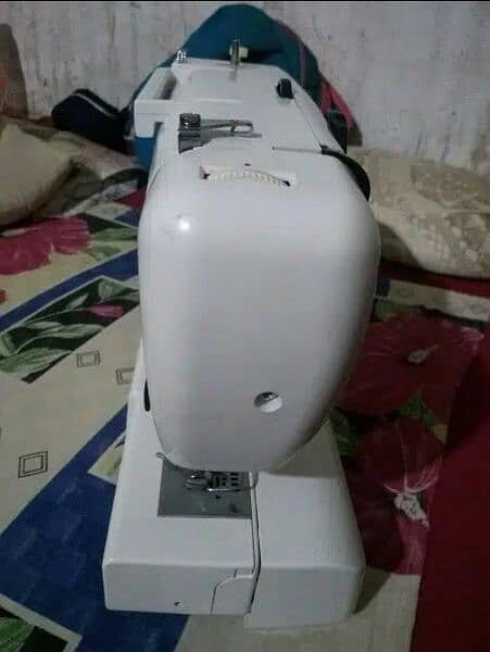 Lervia Embroidery Sewing Machine 7