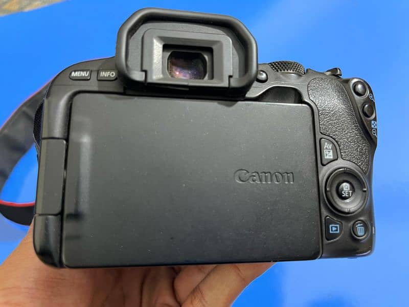 Canon 200D New Condition 4