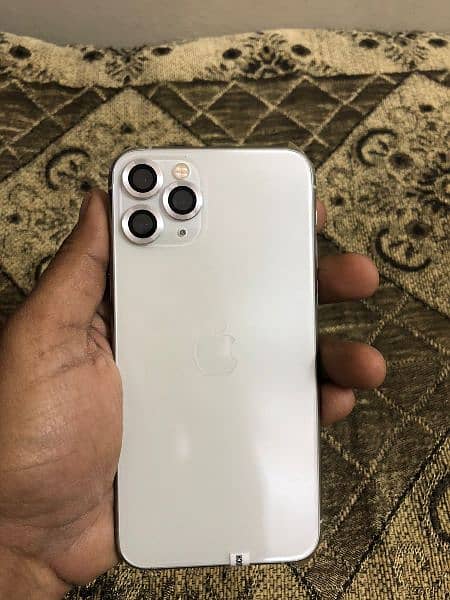 Iphone 11 pro . (white) 5
