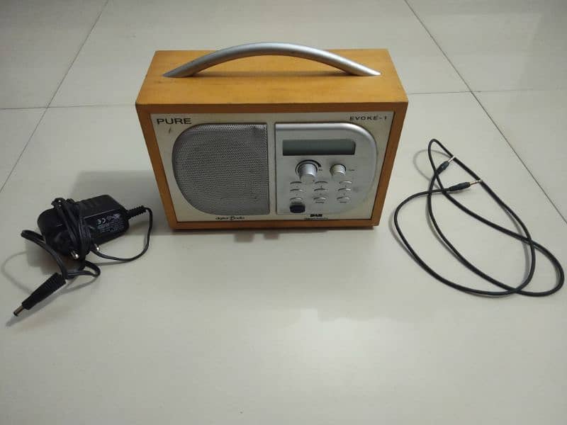 speaker with radio 0