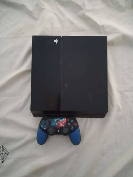 Sony PS4 with one controller (PlayStation 4) 1
