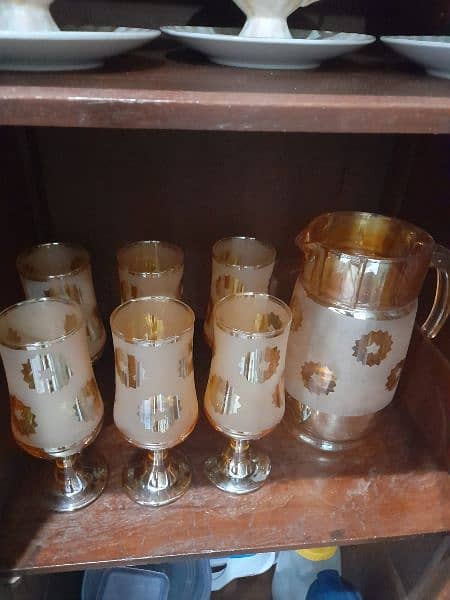 Fency golden jug glasses set 4