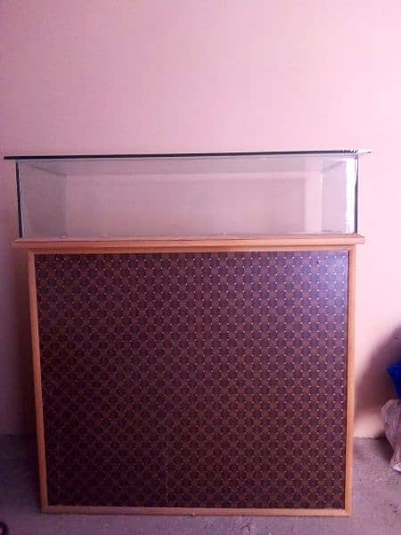 Wardrobe in used condition. The condition is ok 1