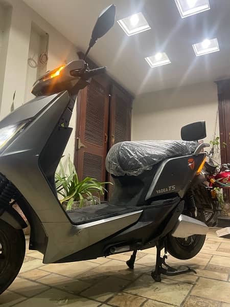 electric scooty yadea t5 available 1