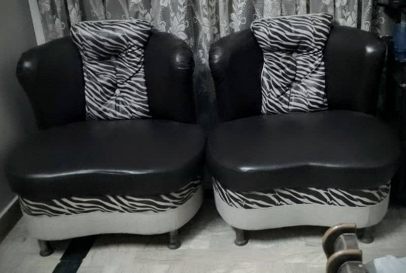 7 sitter black sofa 0