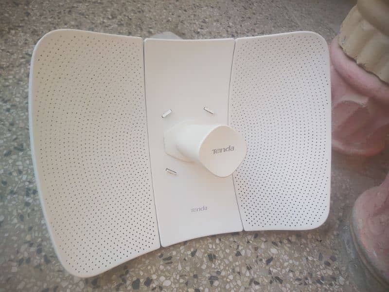 Tenda O9 5GHz AC Dish is for sale in Good 10 / 10 Conditions 3