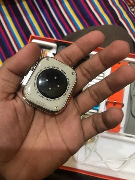 Y20 series watch ultra mobile connected 10/10 condition 2