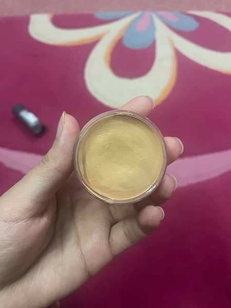 azal cosmetics concealer in golden beige 3
