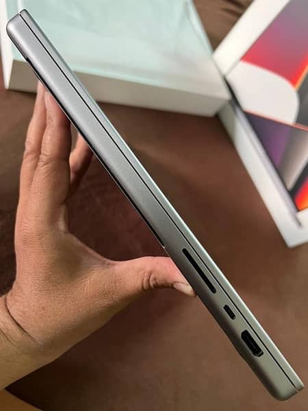 Apple MacBook Pro M1 Max 16 inch 11