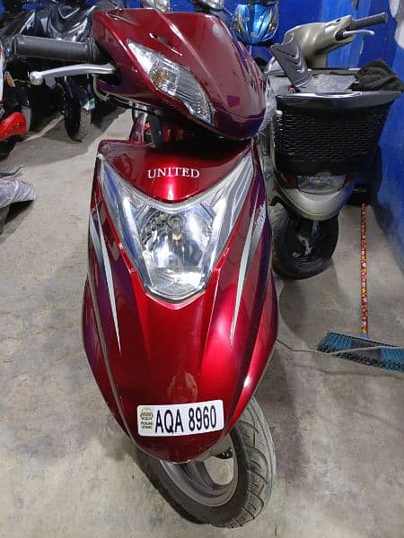 united 100cc scooter contact at 03004142432 4