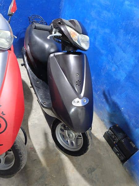 united 100cc scooter contact at 03004142432 13