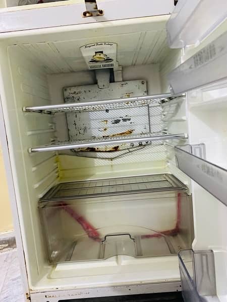 Used Dawlance fridge 1