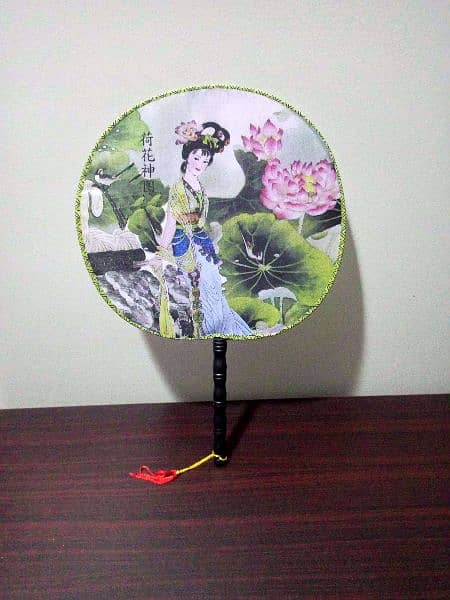 Round Traditional Chinese hand fan 4