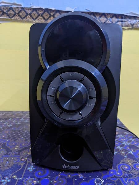 Audionic mega 100 speakers Woofer 1